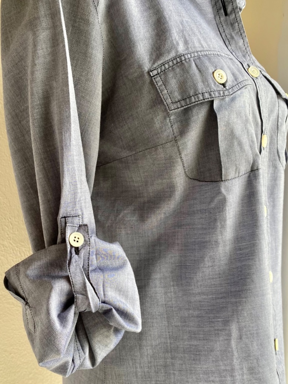 J. Crew The Perfect Shirt cotton long sleeve button-down in blue chambray Size 6 - Picture 7 of 11